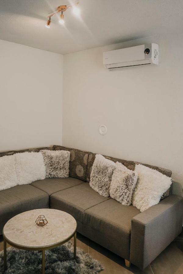 Apartman Bacchus Pula Exterior photo